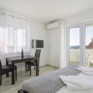  Apartman Andelo